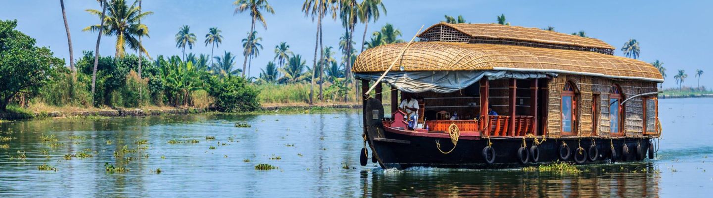 Village life along Kerala backwaters